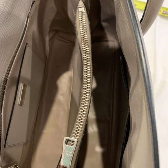 Prada purse - Picture 7 of 8